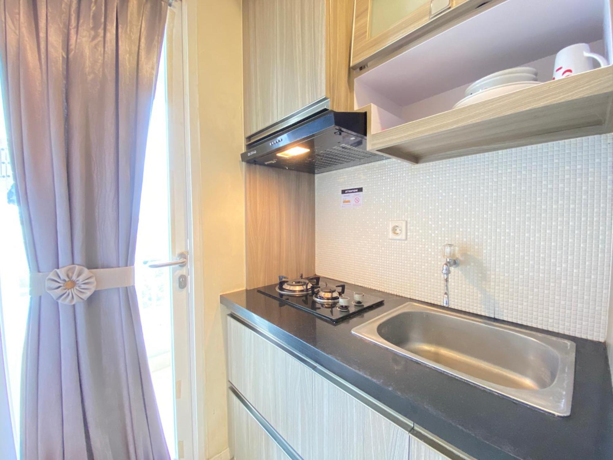 Apartemen Pleasant 1br At Parahyangan Near Unpar By Travelio
